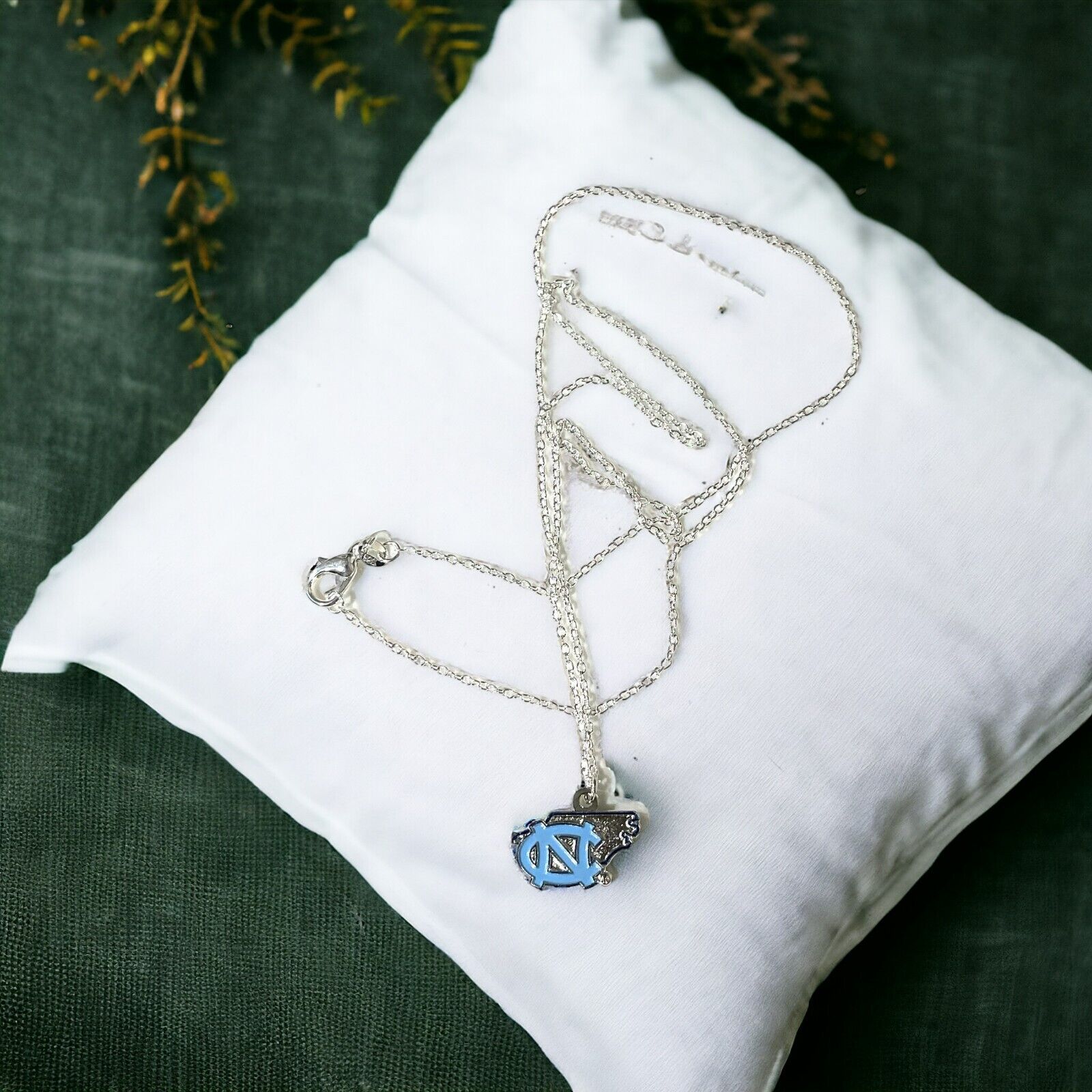 NORTH CAROLINA TAR HEELS STATE DESIGN PENDANT NECKLACE