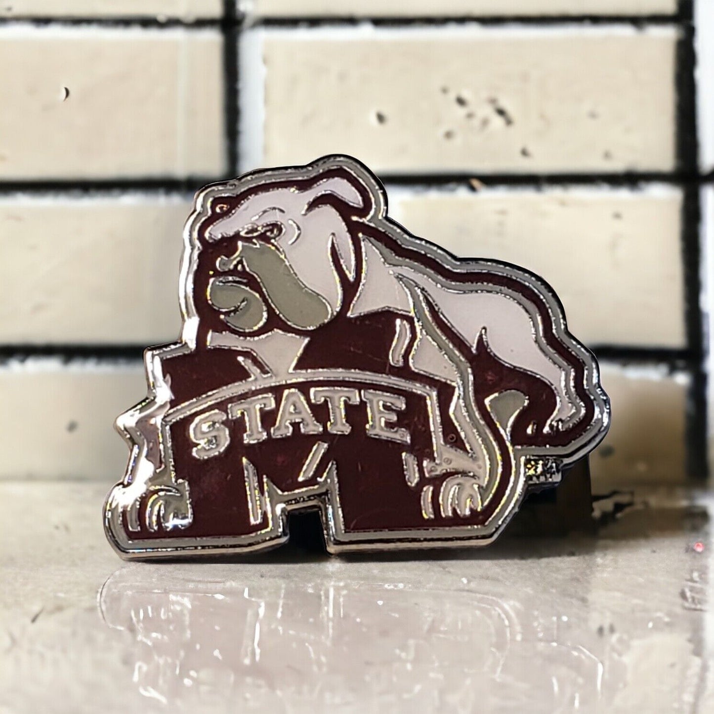 MISSISSIPPI STATE BULLDOGS LOGO PIN