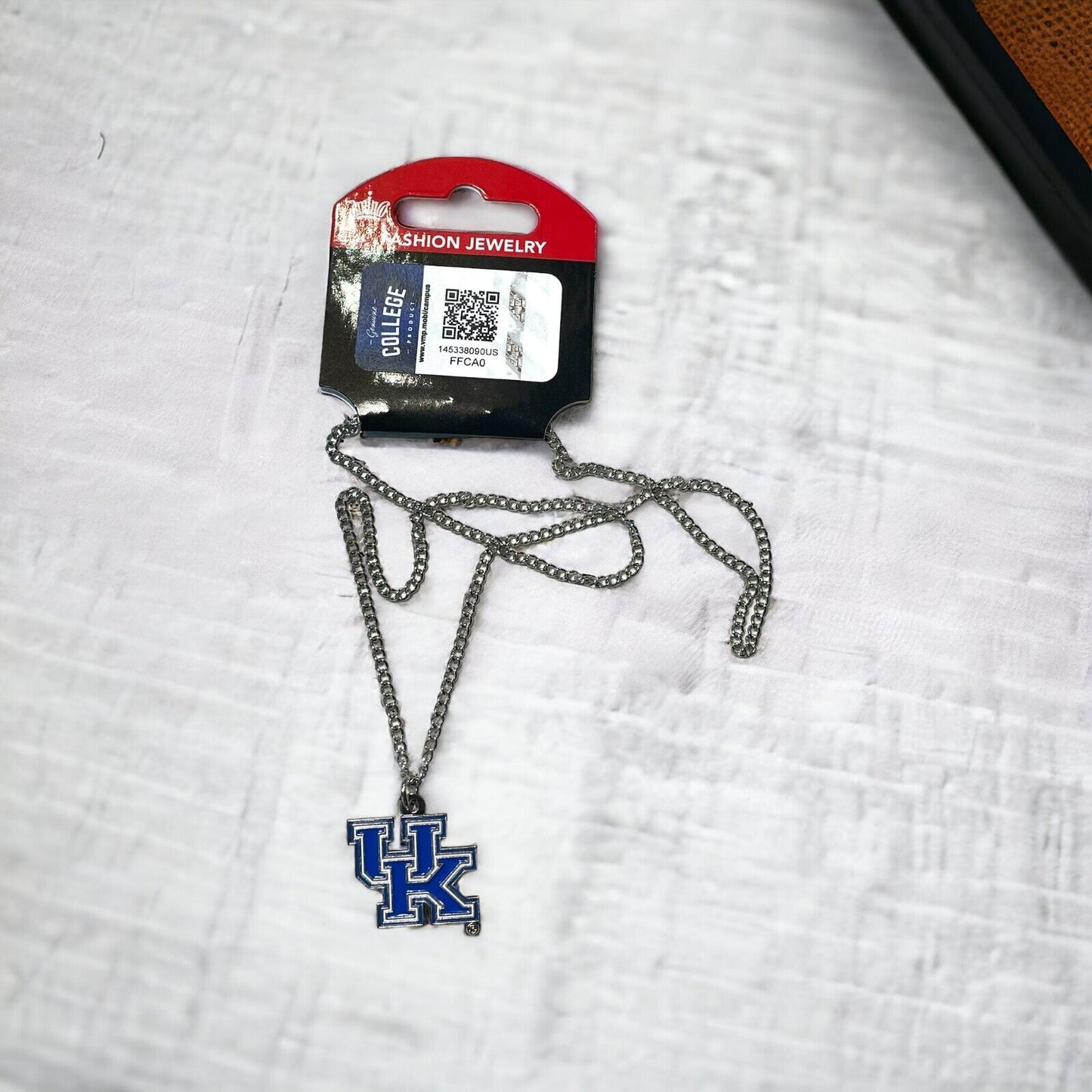 KENTUCKY WILDCATS LOGO PENDANT NECKLACE